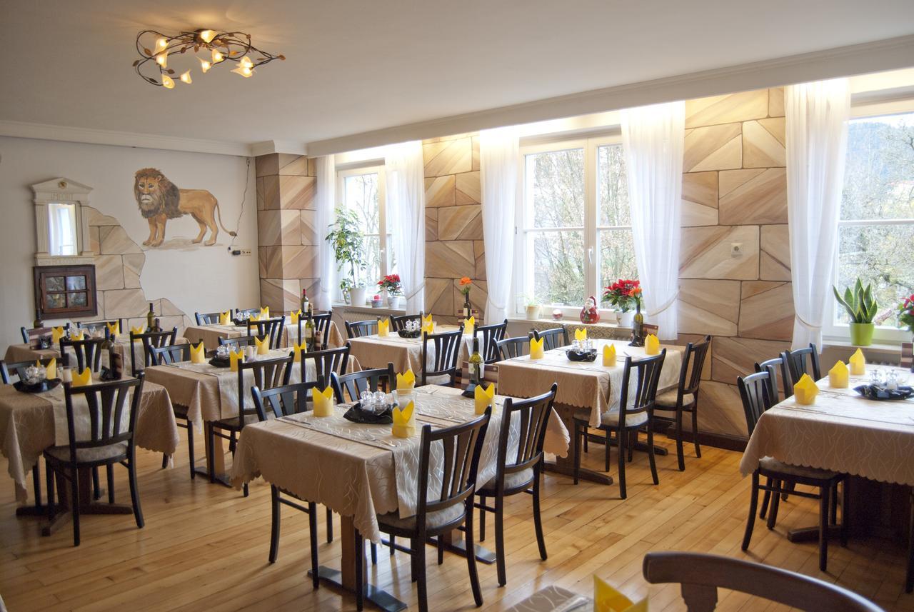 Gasthaus Zum Loewen - Restaurant Akropolis Хаузах Экстерьер фото